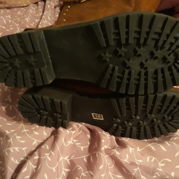 Studded boots - Picture 4 of 4